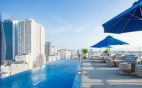 Grand Ocean Luxury Boutique - Infinity Rooftop Pool